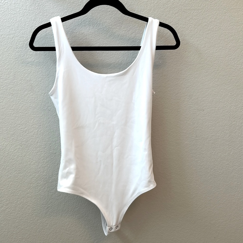 White Express body contour body suit size small